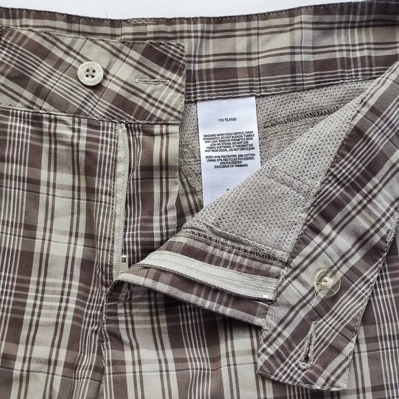 Columbia Titanium lightweight short light brown plaid women's size 8 - Picture 9 of 13